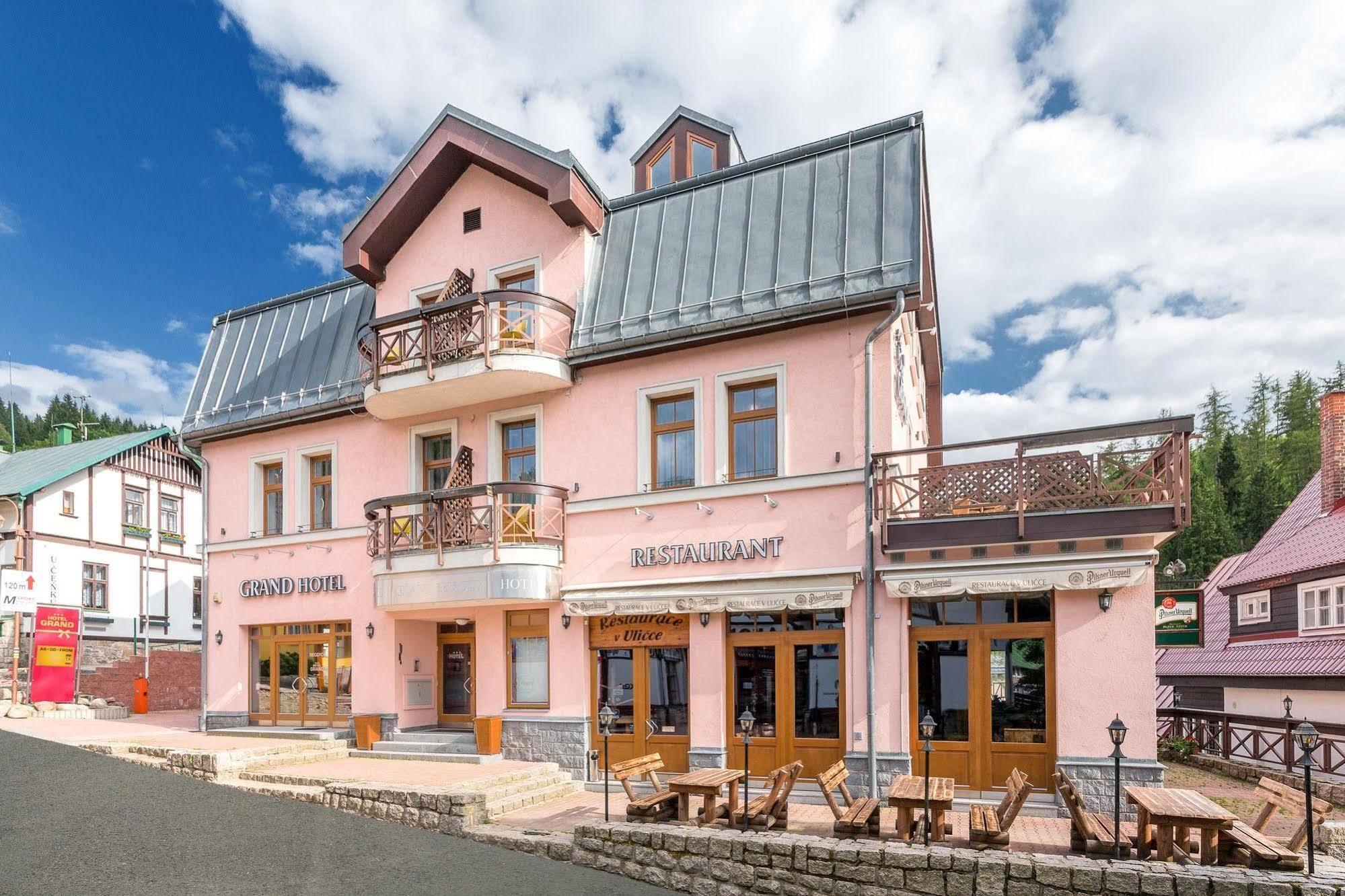 Wellness Hotel Grand Spindleruv Mlyn Exterior photo